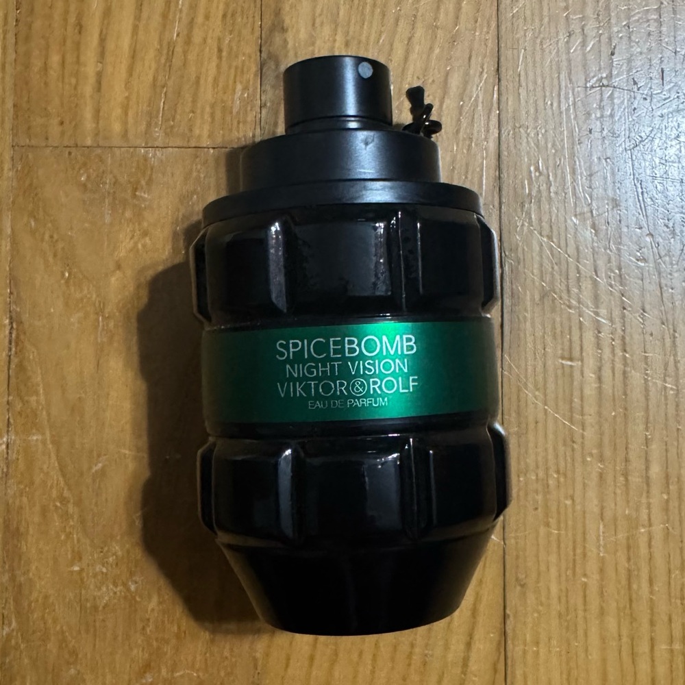 Viktor & Rolf Spicebomb Night Vision - Picture 3 of 5